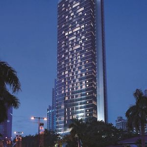 Studio Sky Suite